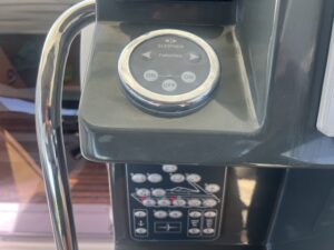Bugstrahlruder auf einer Trim Nautica Yacht in Biograd – sicheres Anlegen und einfaches Manövrieren in engen Marinas