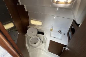 antares 9 toilet