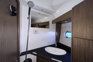 Bavaria S29 HT Roma – premium motorboat with Honda engines, spacious interior and modern design, ideal for cruising and comfort