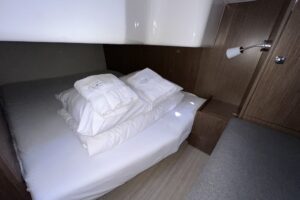 Bavaria S29 HT Roma – premium motorboat with Honda engines, spacious interior and modern design, ideal for cruising and comfort