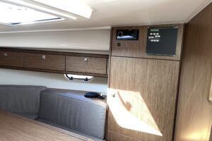 Bavaria S29 HT Roma – premium motorboat with Honda engines, spacious interior and modern design, ideal for cruising and comfort