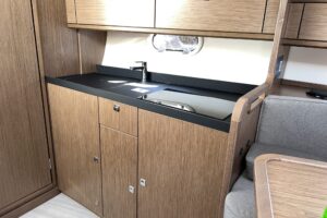 Bavaria S29 HT Roma – premium motorboat with Honda engines, spacious interior and modern design, ideal for cruising and comfort