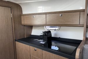 Bavaria S29 HT Roma – premium motorboat with Honda engines, spacious interior and modern design, ideal for cruising and comfort