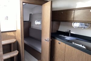Bavaria S29 HT Roma – premium motorboat with Honda engines, spacious interior and modern design, ideal for cruising and comfort