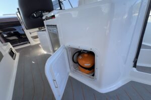 Cockpit of Bavaria 33 HT Palermo – spacious and comfortable helm area with modern controls and seating