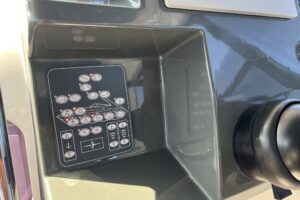 Cockpit of Bavaria 33 HT Palermo – spacious and comfortable helm area with modern controls and seating